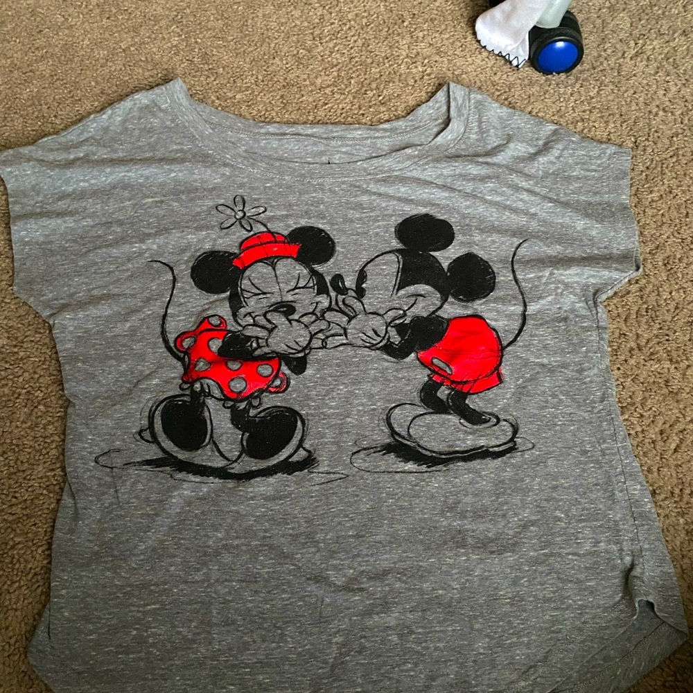Disney Mickey and Minnie Mouse tshirt, size medium